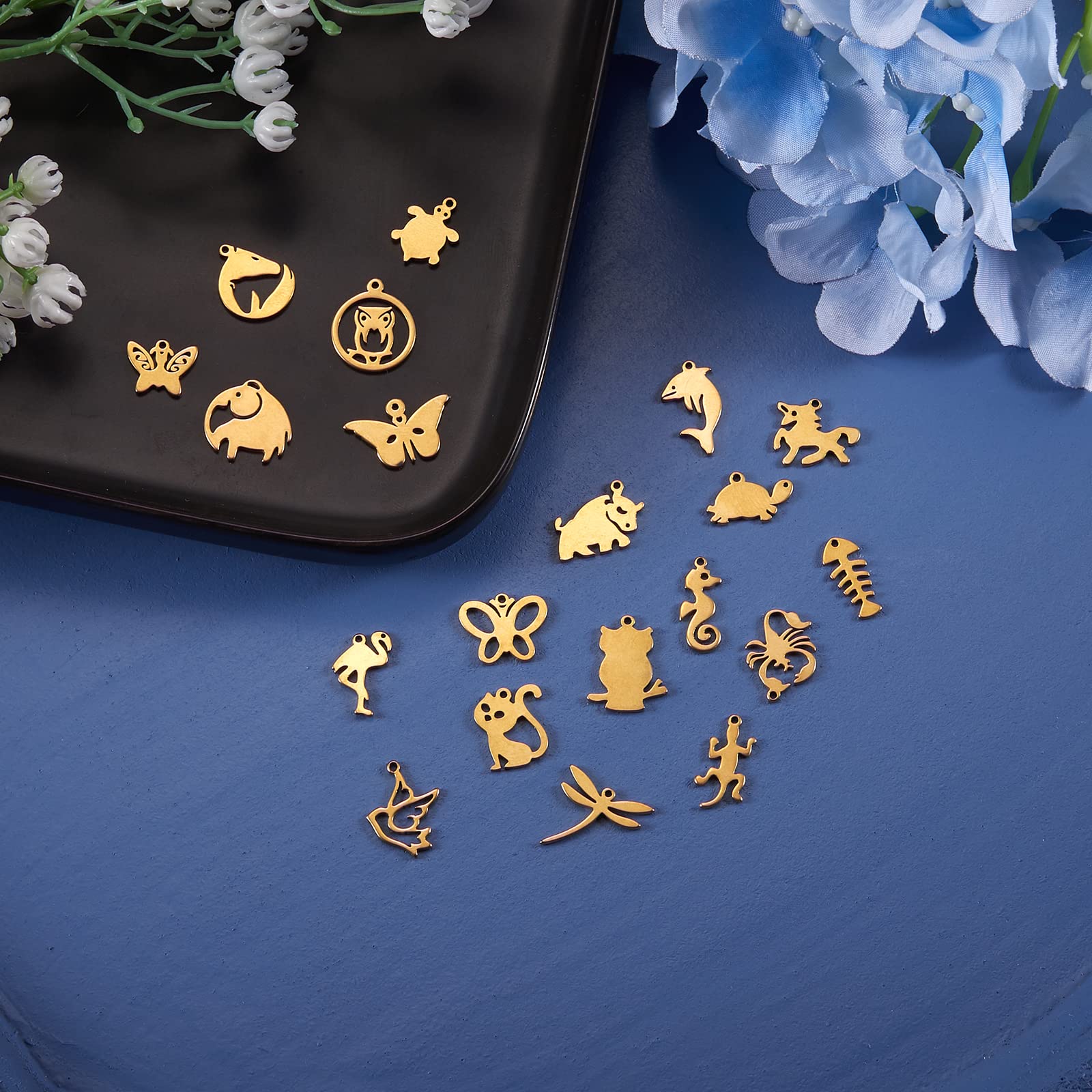 BEEFLYING 20pcs Gold Animal Charms 304 Stainless Steel Round Cat Fish Charms Pendants for Jewelry Making Earring Bracelet Necklace - Image 4